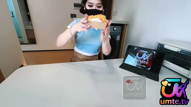 【榨精女神】萌崽儿 – 好利来蛋糕店员的特殊服务 奶油肉棒边舔边吸龟头 主动女神淫臀操着肉棒 狂插尤物内射精液容器