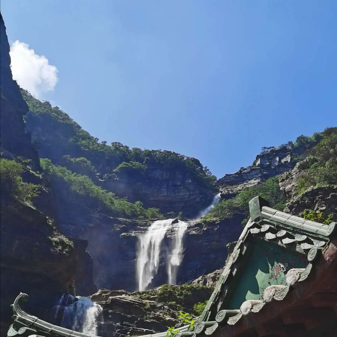 赴粵務工道中謁靖節先生墓