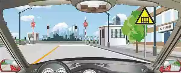 右侧这个标志警告前方是无人看守的有多股铁路与道路相交铁路道口。