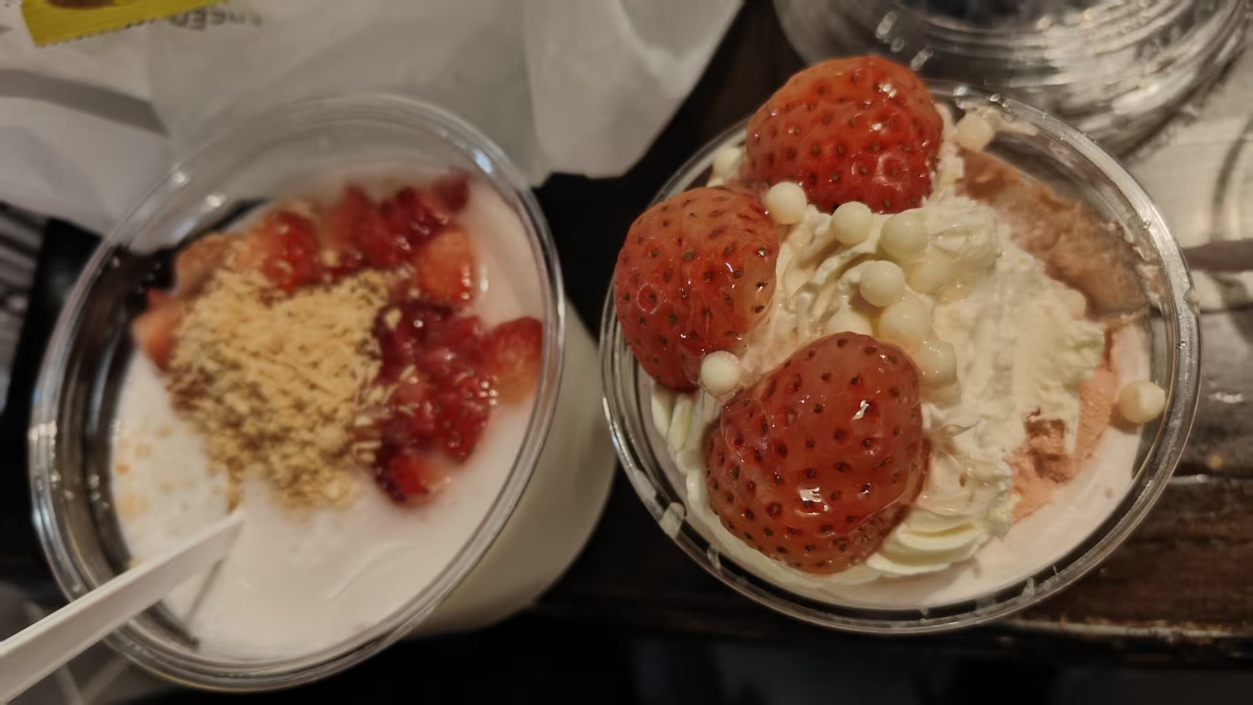 椰奶冻+草莓蛋糕