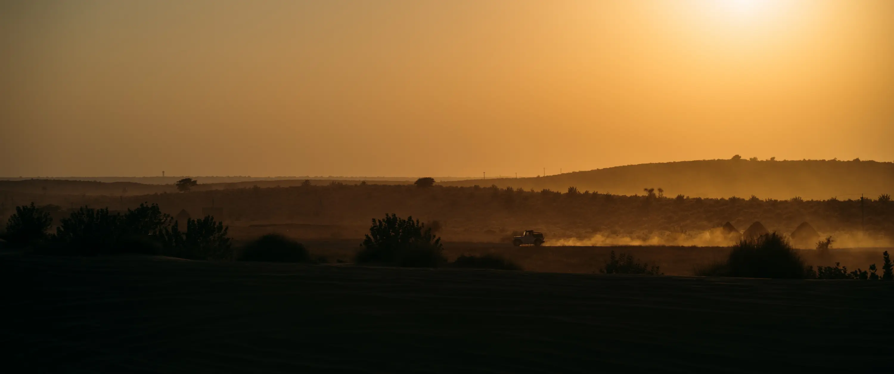 Jeep safari in the sand dunes, Jaisalmer