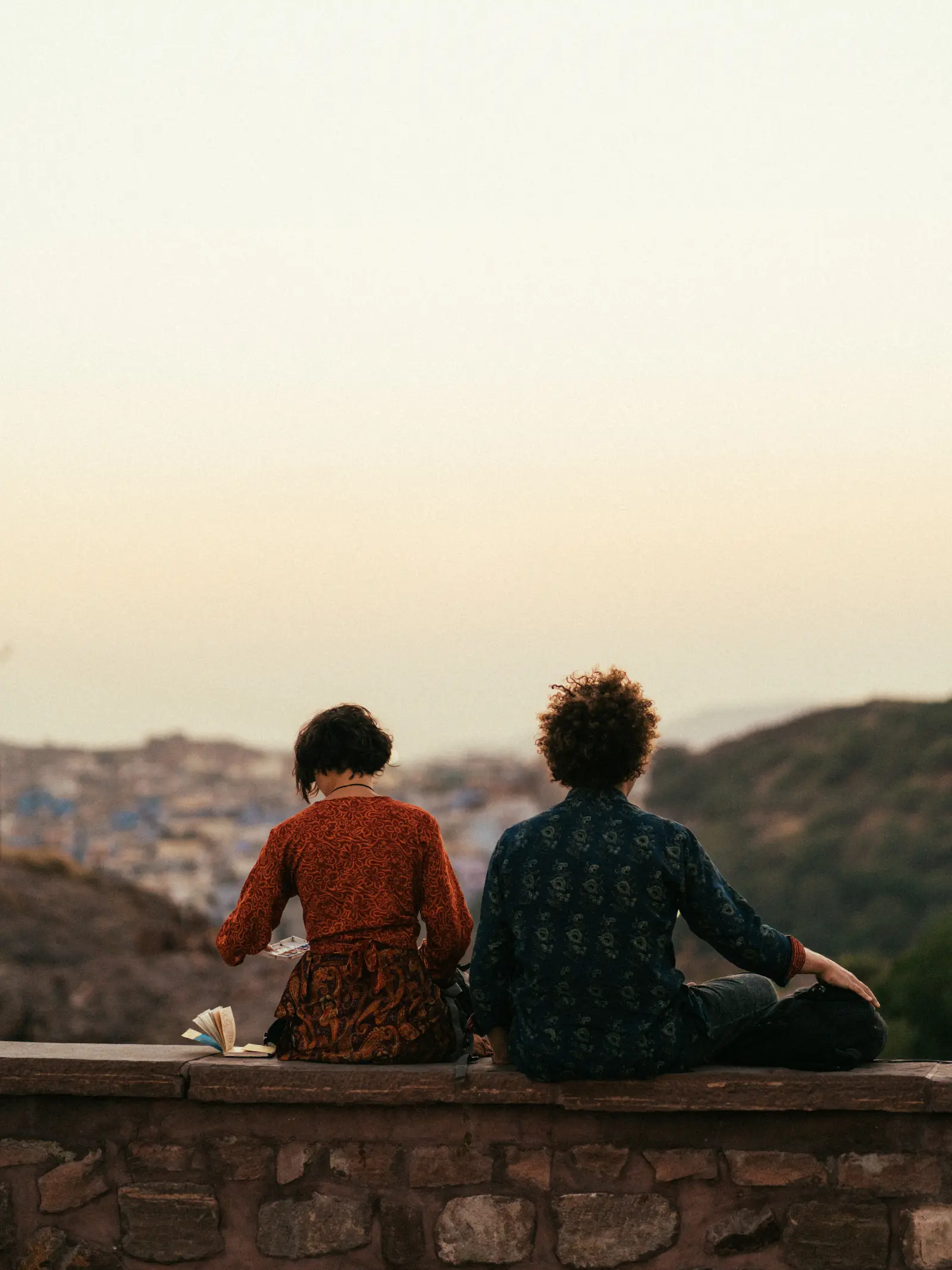 A couple outside Mehrangarh Fort, Jodhpur