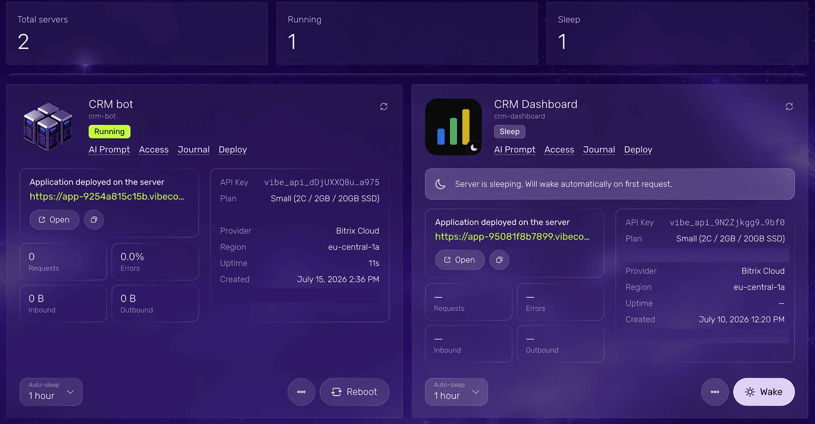 Vibecode 平台上兩個已部署的應用：CRM bot 顯示執行中，CRM Dashboard 顯示睡眠中，各自有應用網址與建立時間