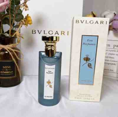 Eau Parfumee au The  Bleu