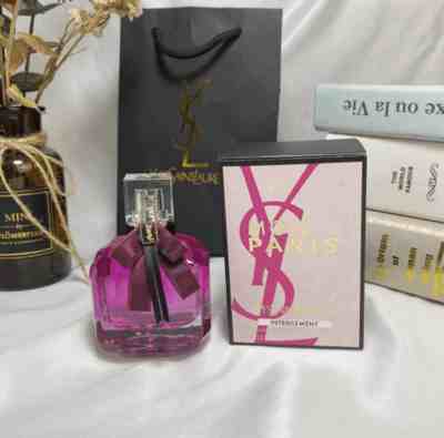 MON PARIS  INTENSEMENT