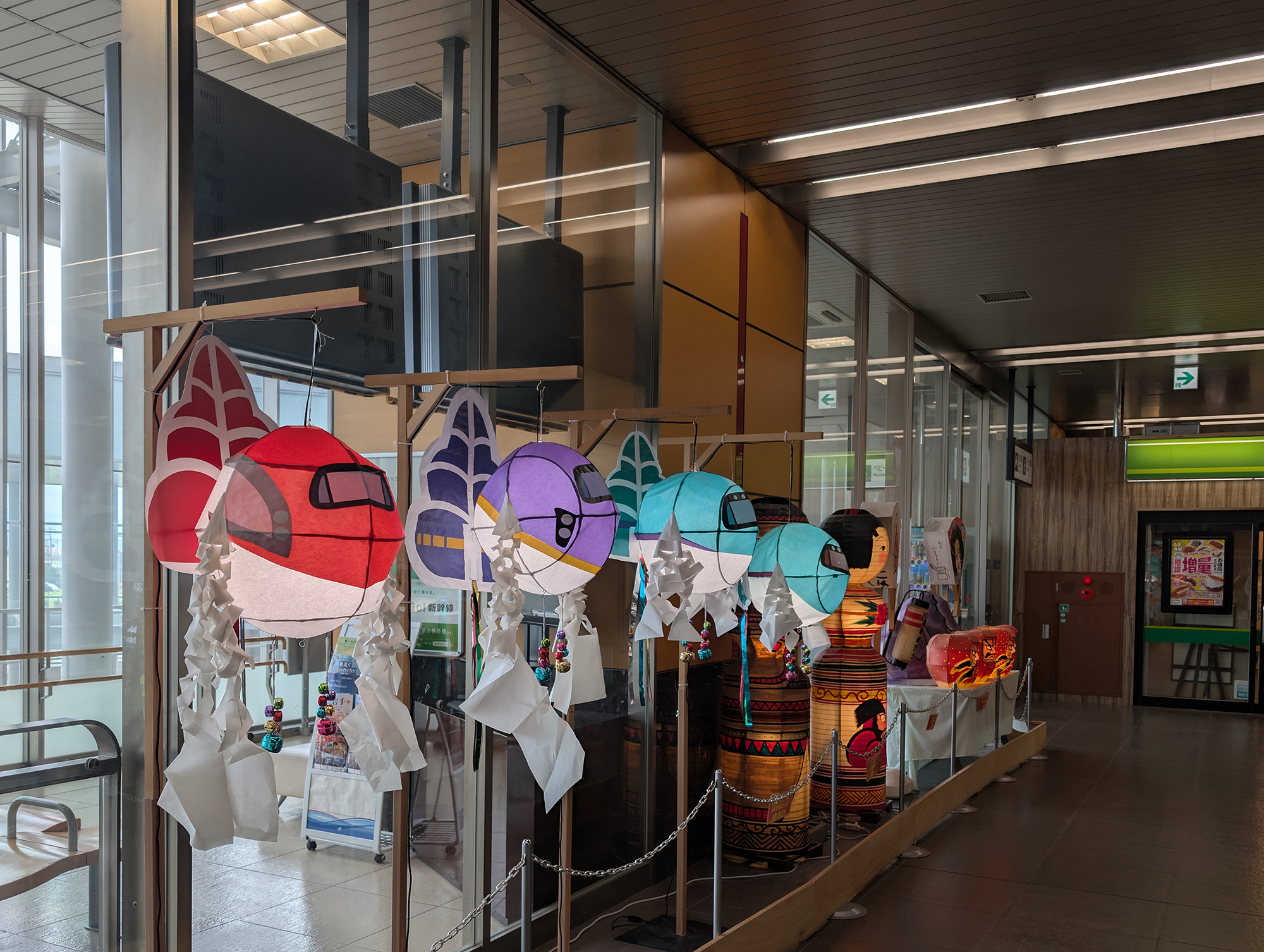 青森站内睡魔祭彩灯