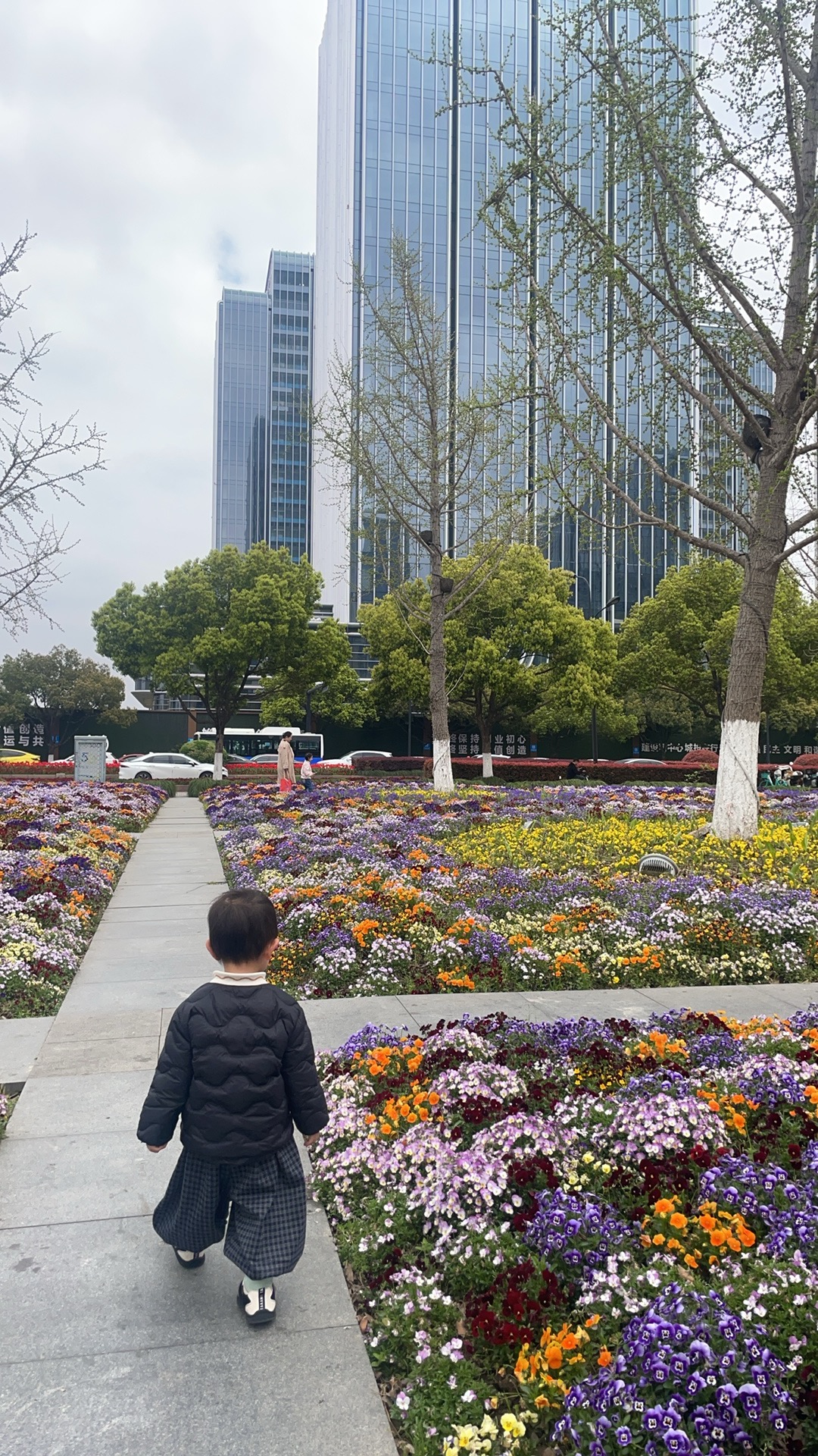 春日带娃闲晃|坐公交地铁逛商场的软乎乎日常