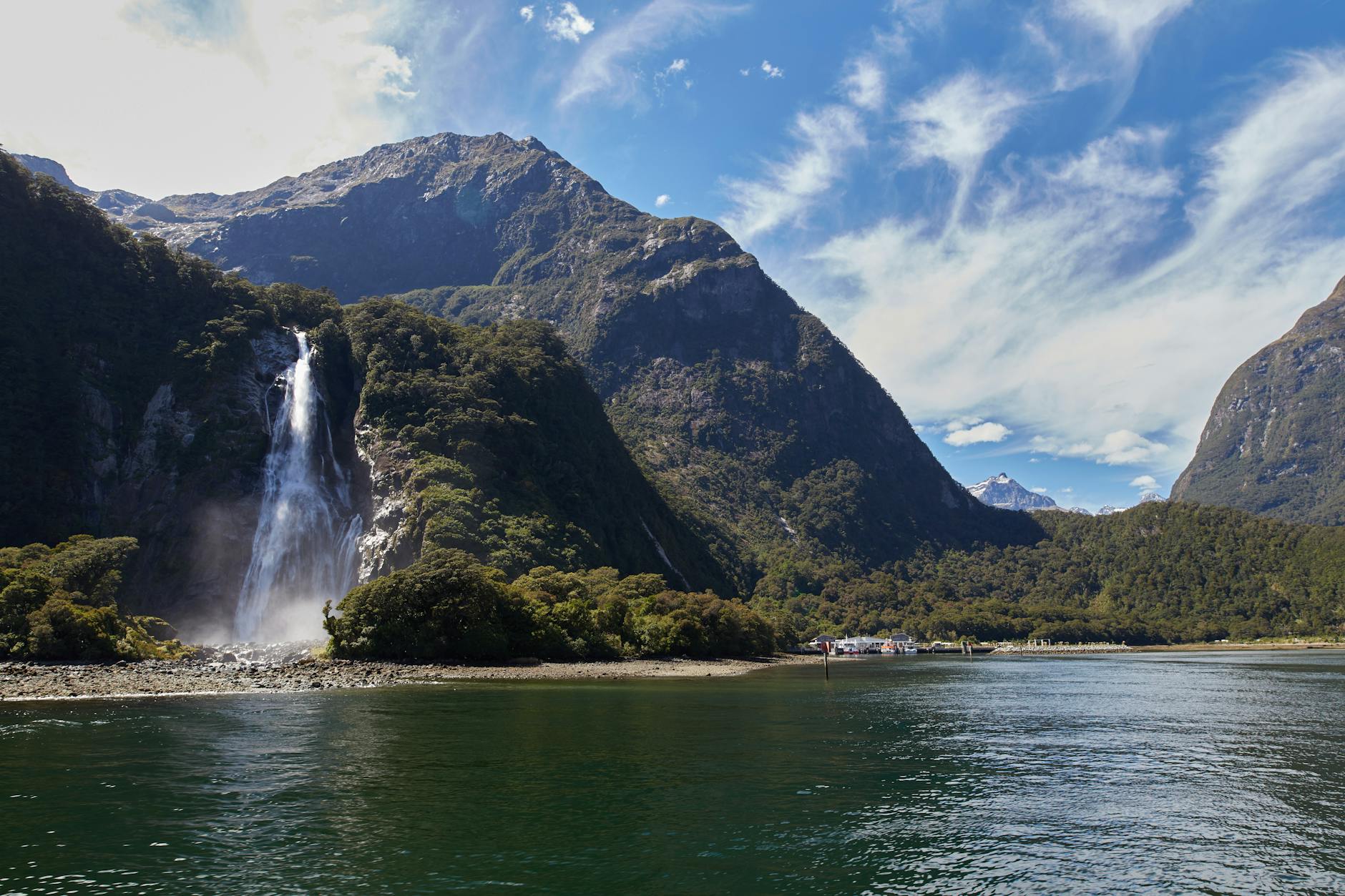 New Zealand Explorer - 8N / 9D tour package from Mumbai