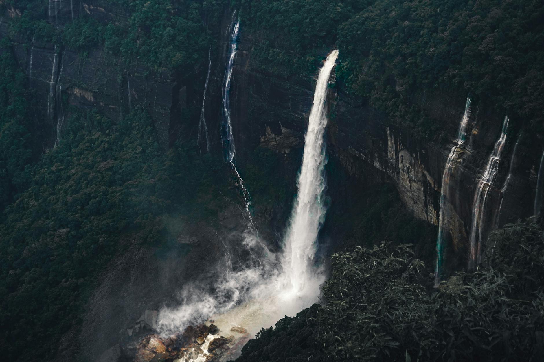 Meghalaya & Assam - 6N / 7D tour package from Mumbai