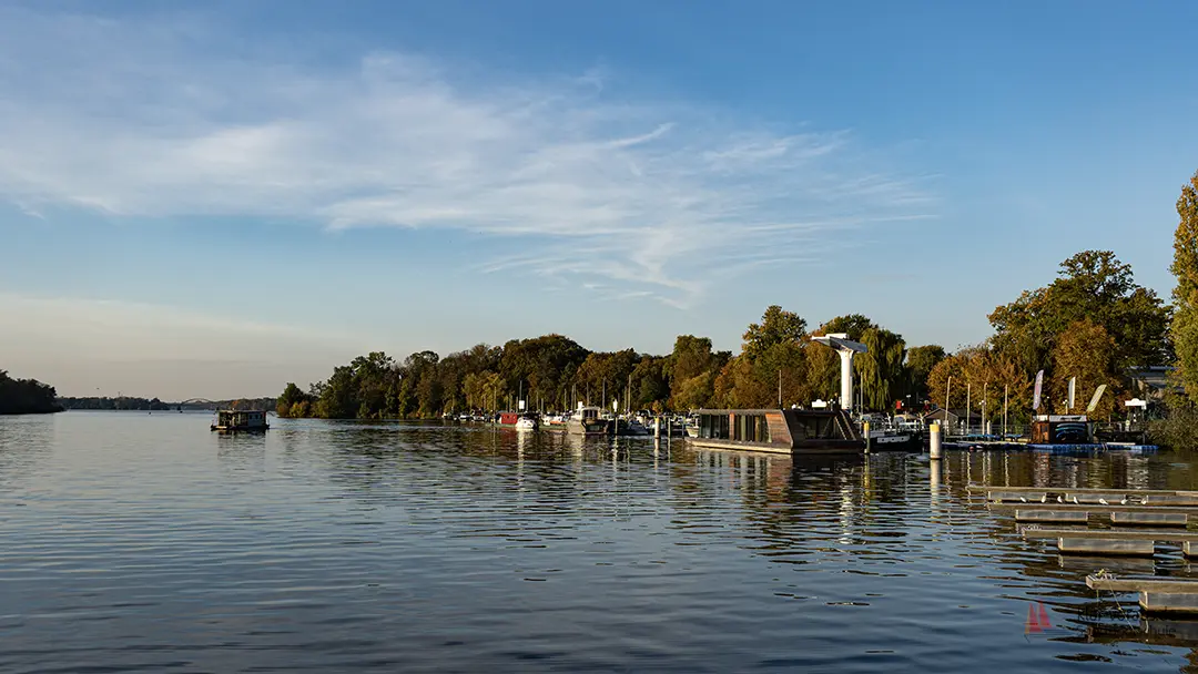 Sportbootschule Potsdam - Segelboot auf dem Wasser