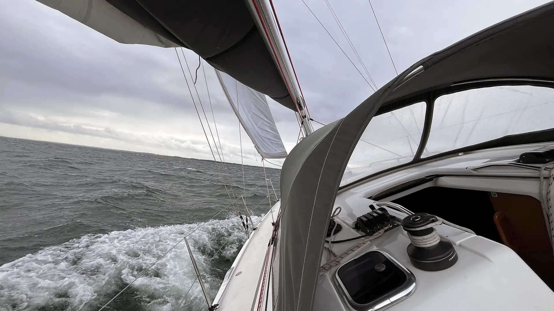 yacht2.webp