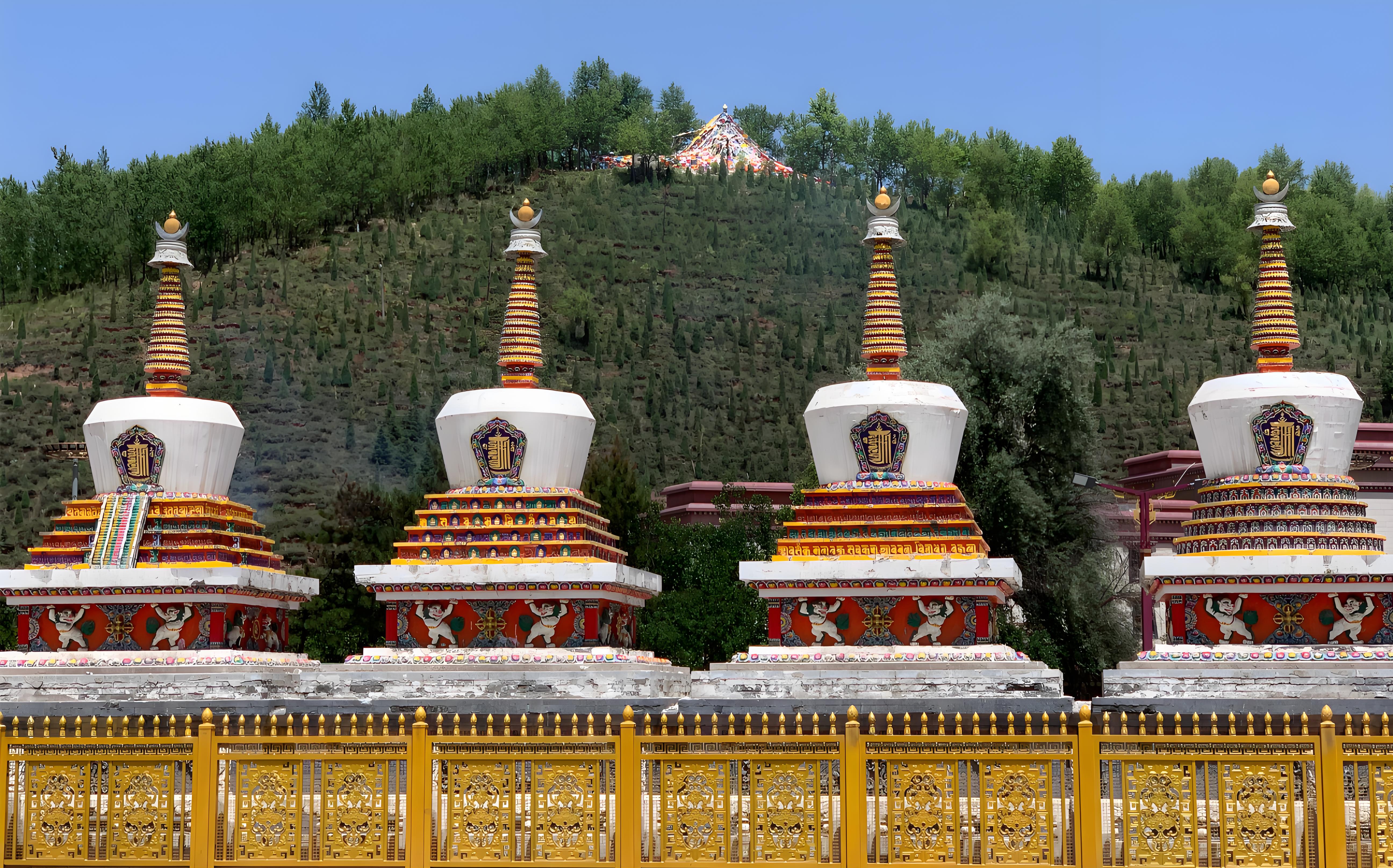 Gadan Chorten | lama stupa