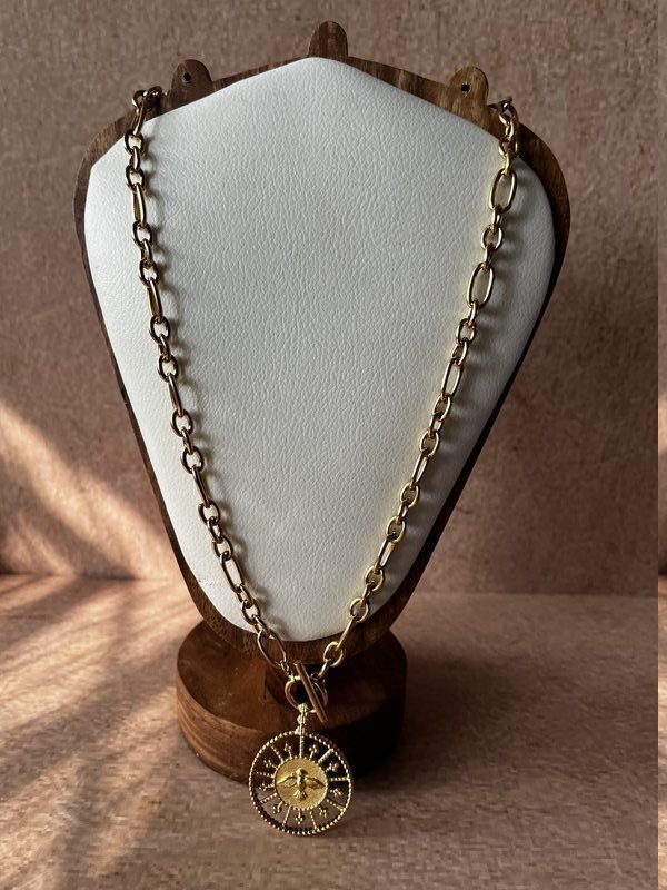 Thick chain necklace