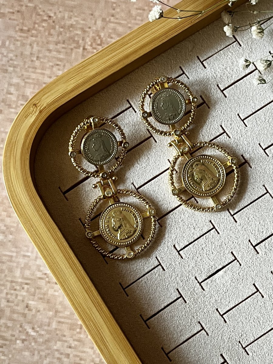 Dual Tone Queen Earrings