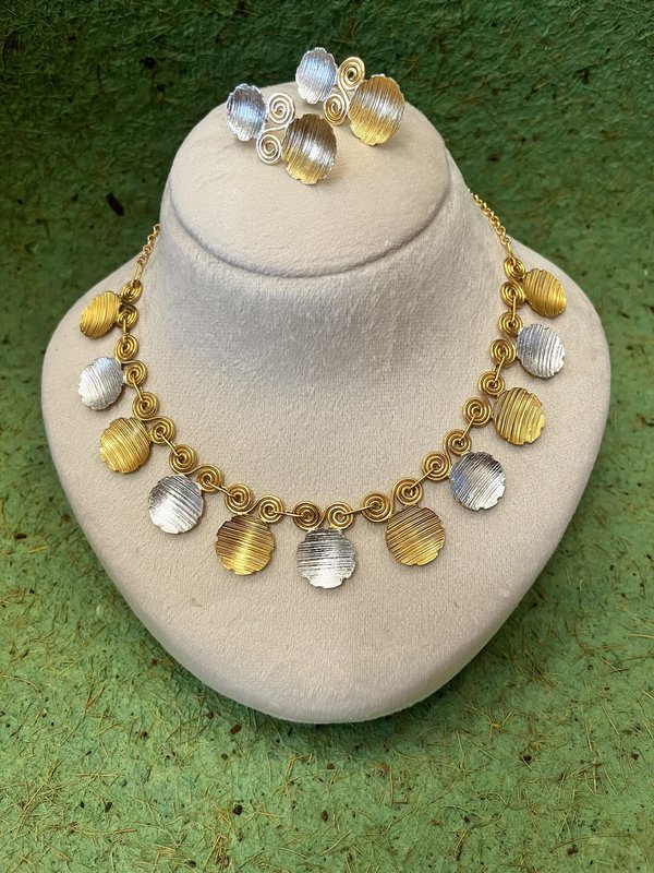 Textured Dual Tone Necklace Set