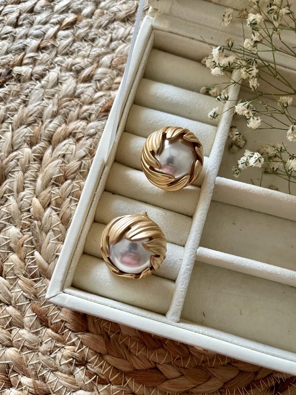 Big Pearl Studs
