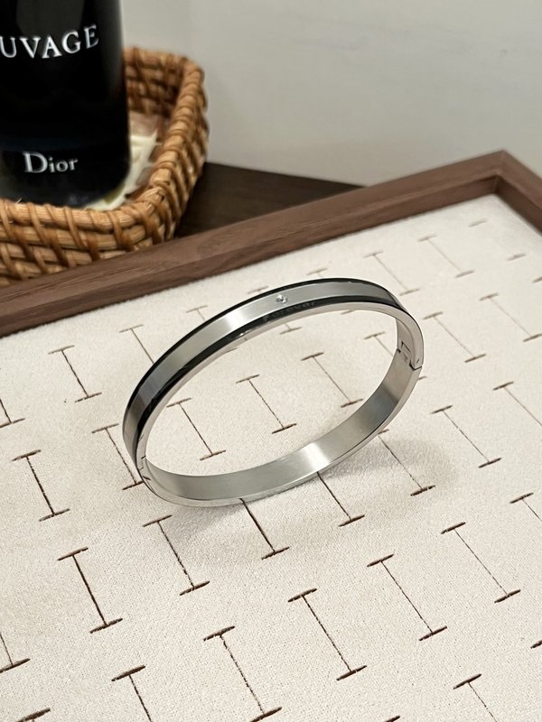 Silver With Black Piping Bracelet (Can fit upto 2.6”)