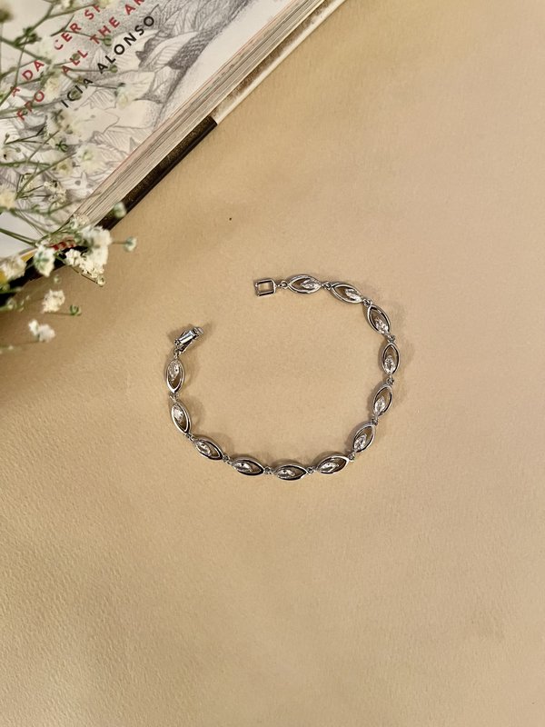 Silver Oval Bracelet 