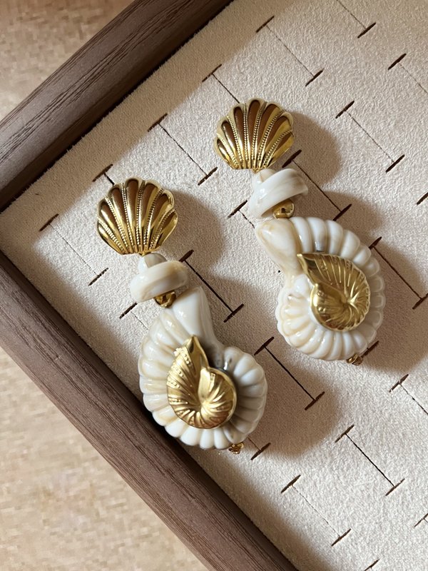 Shell Conch Drop Earrings (lightweight)