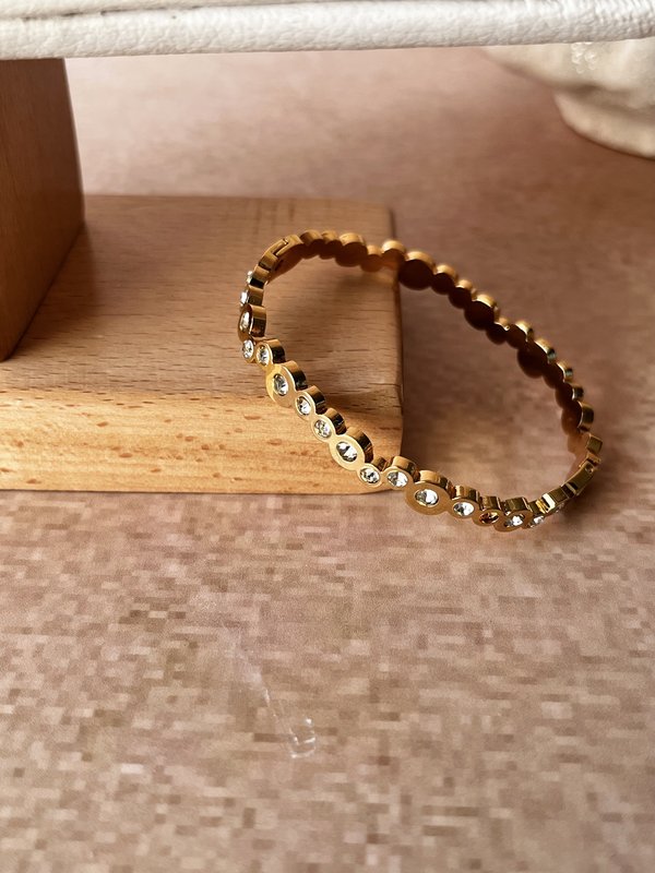 Studded Bracelet - Zigzag (2.2 size)