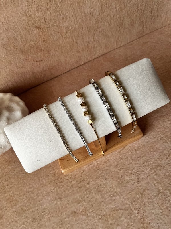 Natural Freshwater Pearls and Stainless Steel Beads Bracelet (Centre)