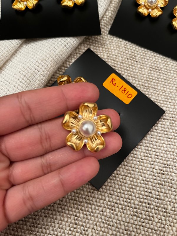 Floral Studs with Pearl