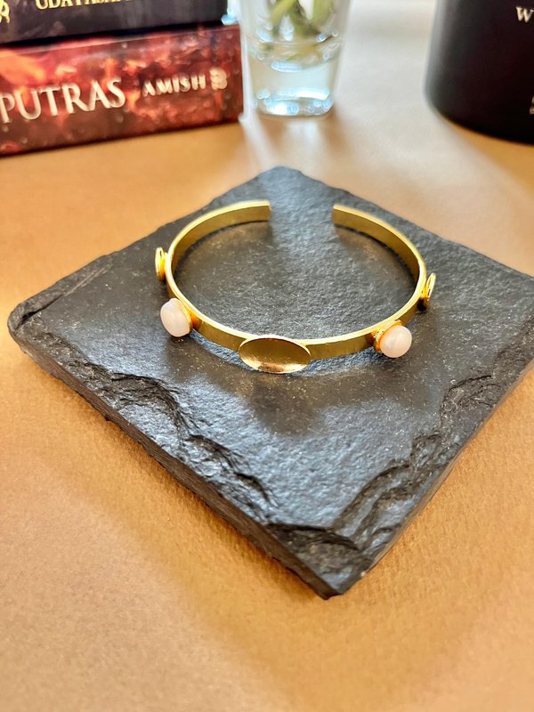 Pearl & Gold Cuff