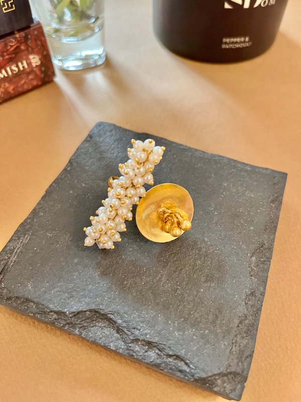 Pearl Bar & Gold Ring