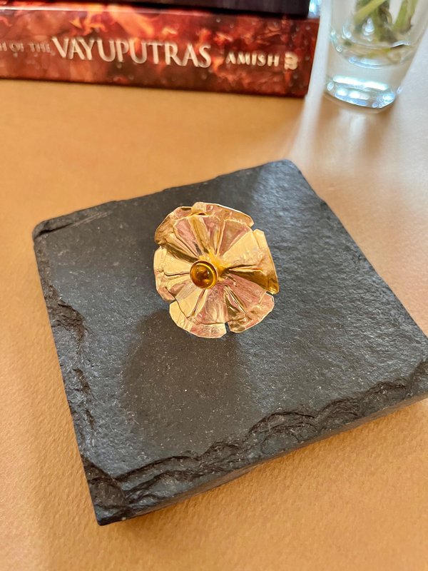 Brown Gold Floral Ring (Lightweight)