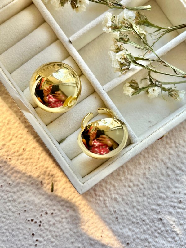 Chunky Round Gold Ring