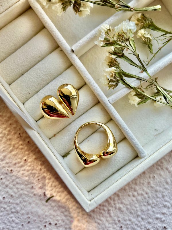Slit Heart Ring