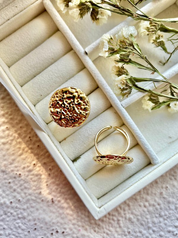 Lightweight Hammered Ring