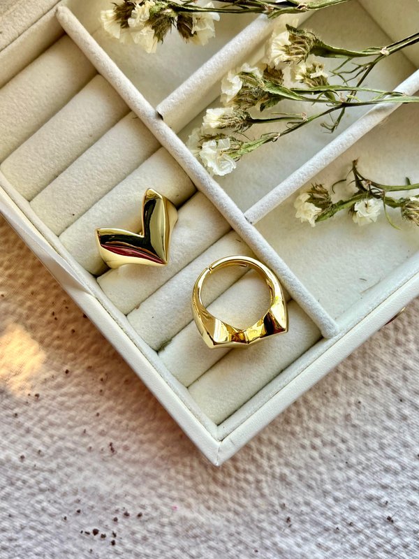 V-Shape Heart Ring