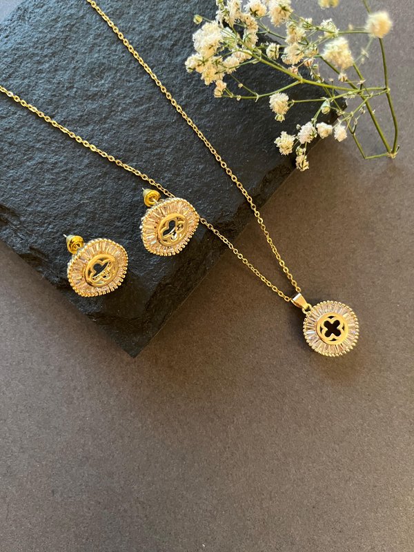 Gold Zircon Studded Necklace Set