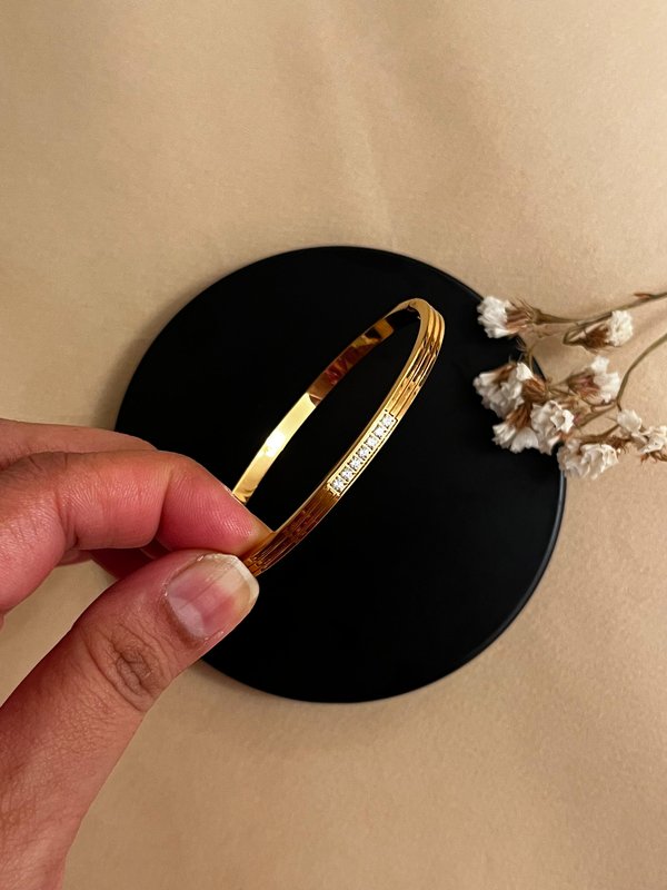 Thin Zircon Barcelet