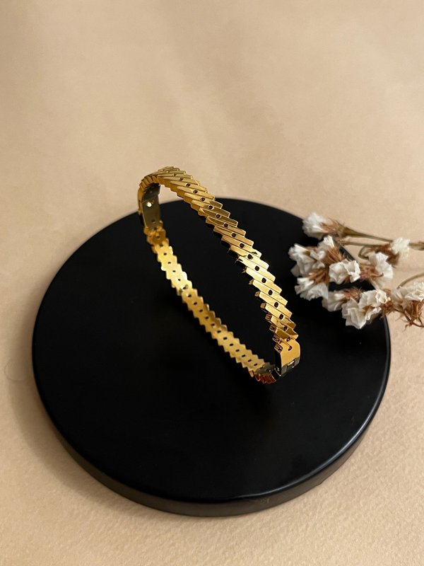 Thin Cutwork Bracelet