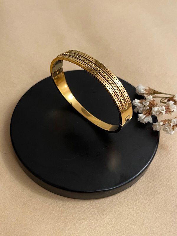 Thick Chain Design Bracelet