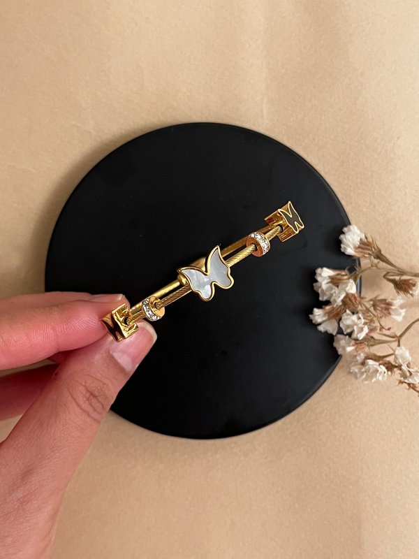 Mother of Pearl Butterfly Bracelet (Magnetic Lock)
