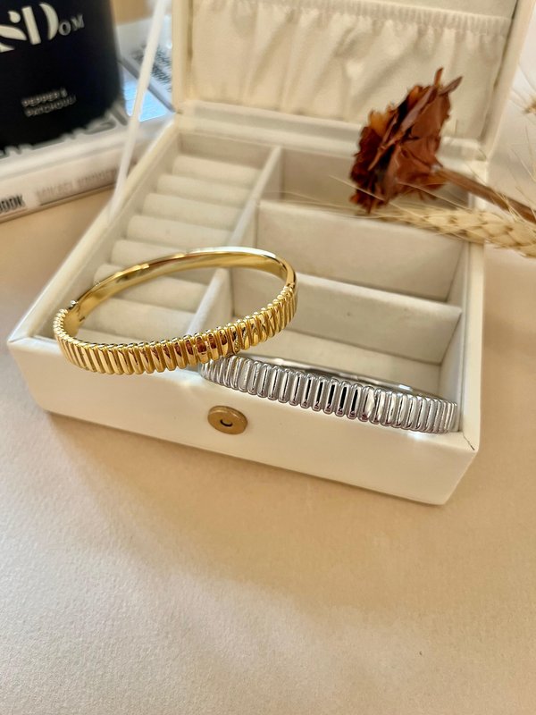 Multiple Lines Design Bracelet