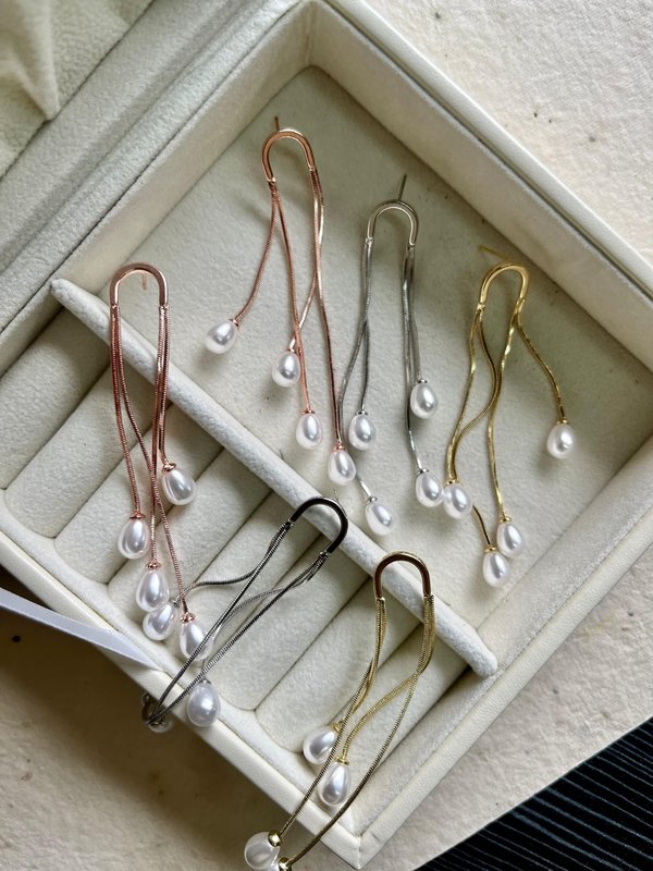 Pearl Tassel Earrings