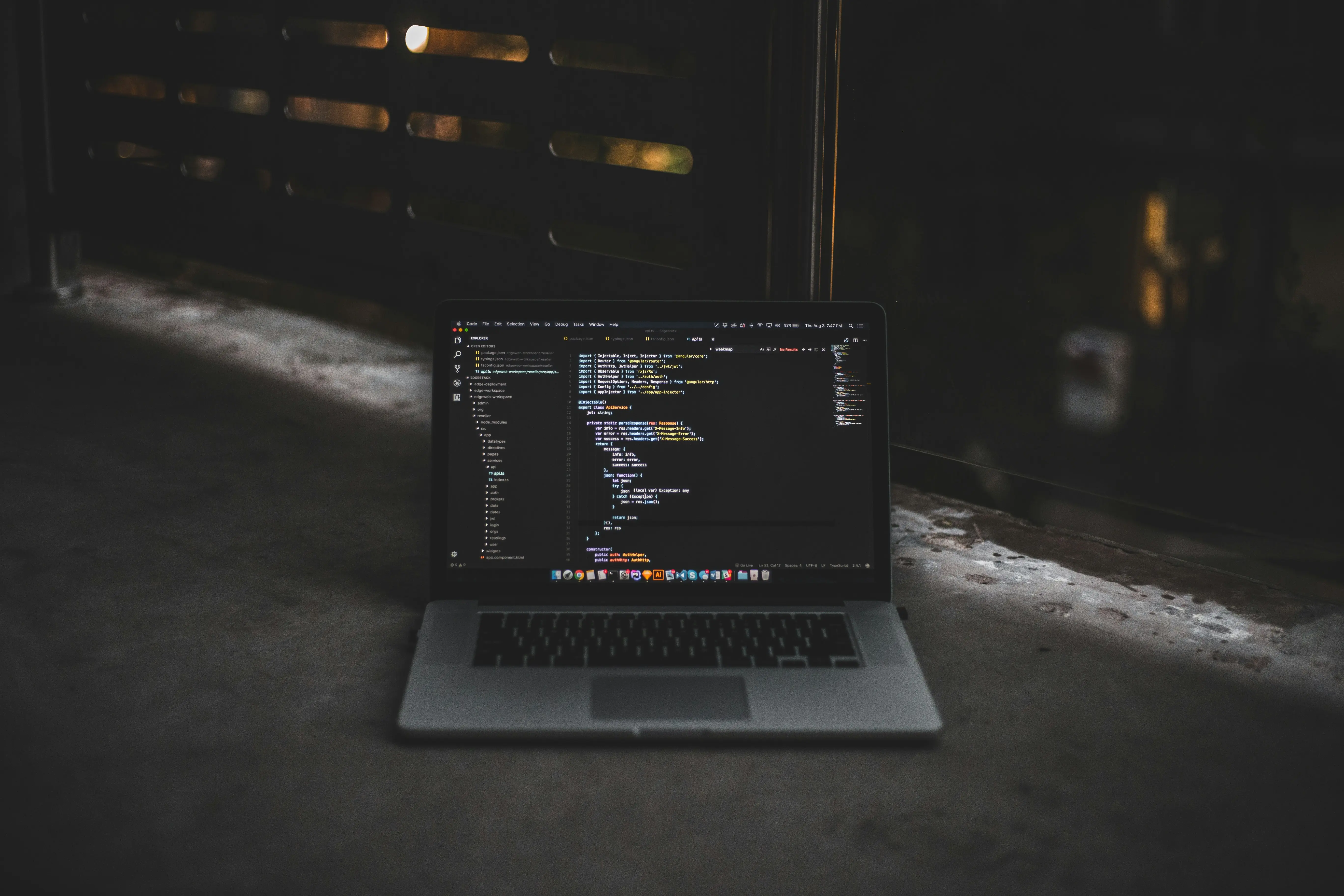 Node.js (一) 安装使用与CommanJS模块化