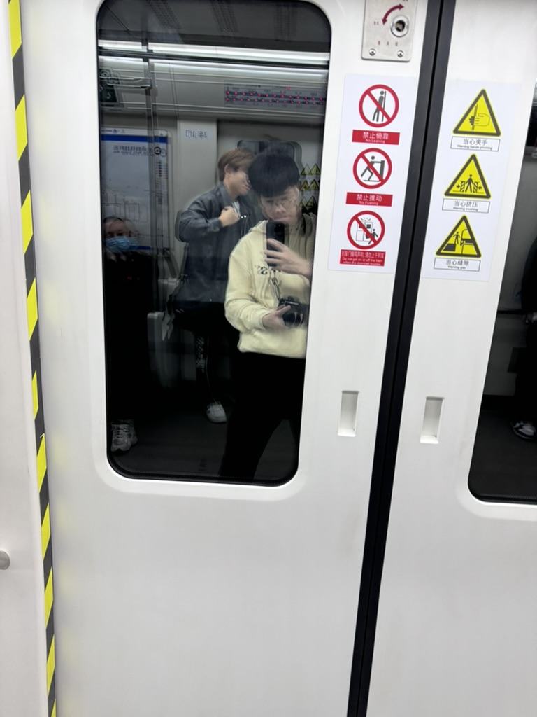 69A0E077-D2F6-4E40-8CBF-D79D492B2303_1_105_c