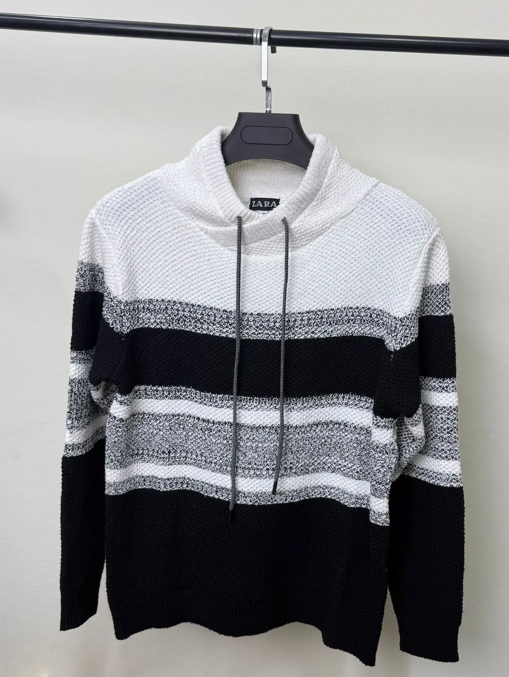 Band color sweter white&black 52