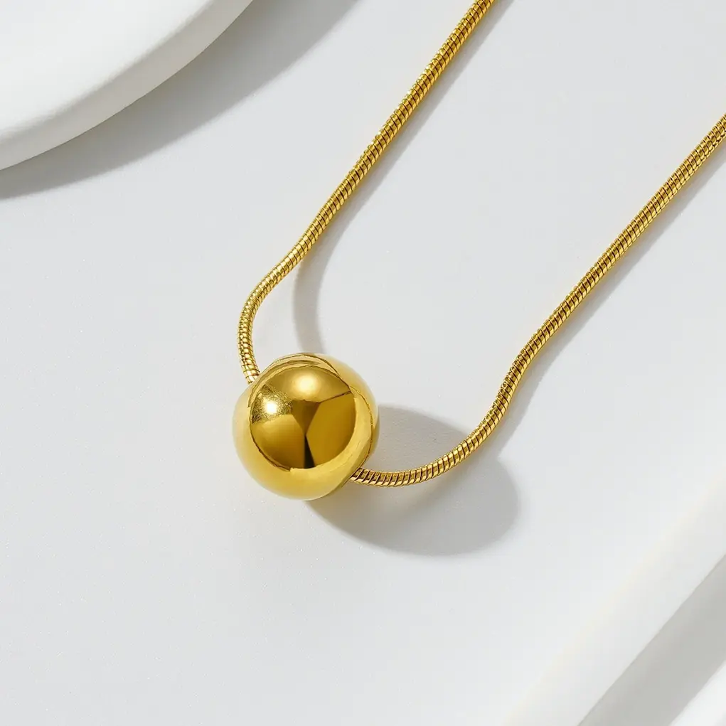 Necklaces Stainless steel colour guaranteed 6 month 170