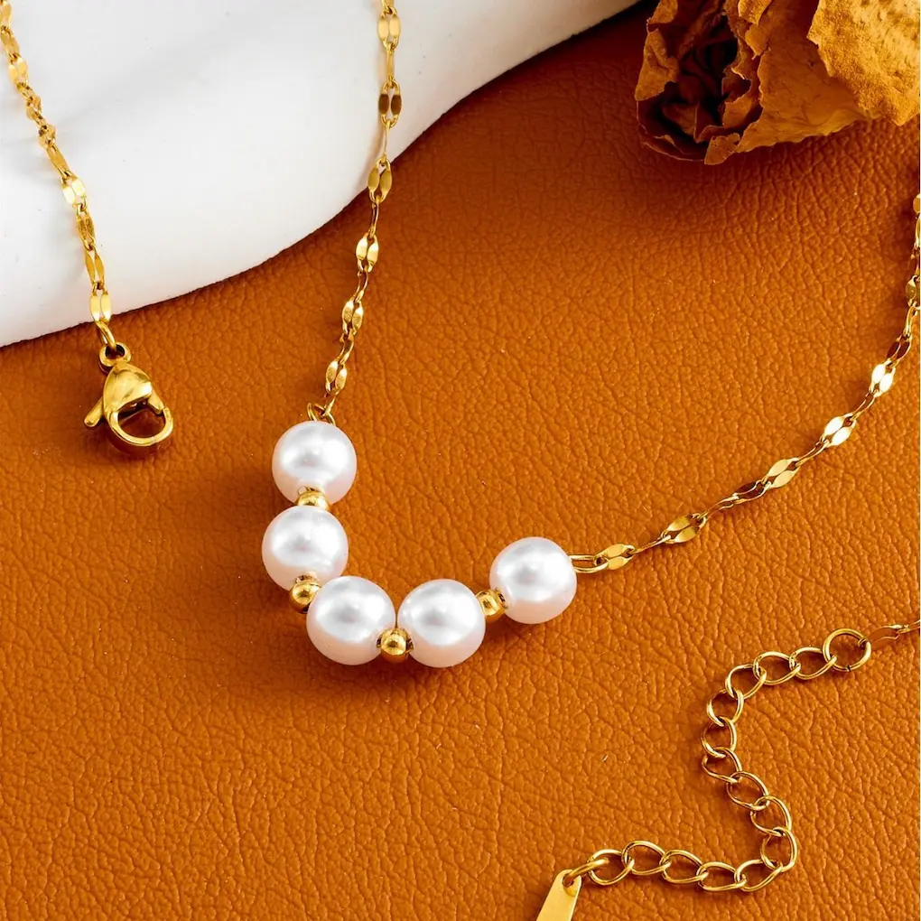 Necklace stainless steel 6 months color guaranteed. 237