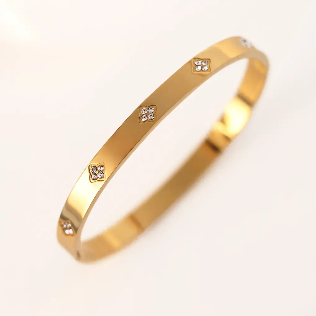 Bracelet 18k gold plated color guaranteed 6 month stainless steel 260