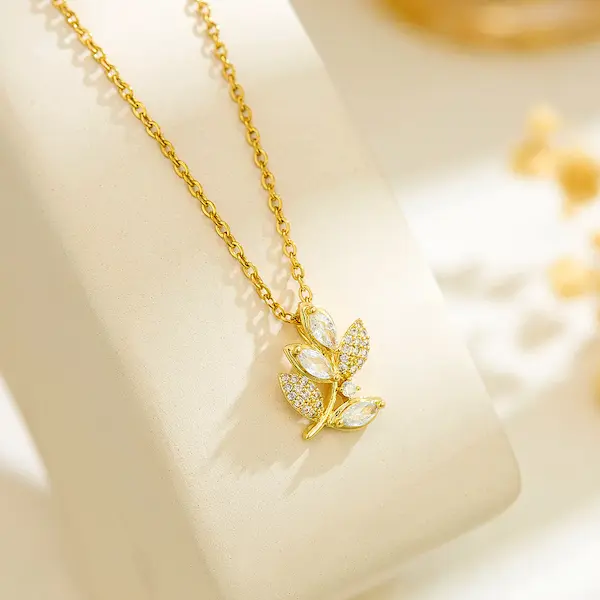 Delicate small leaf necklace 80