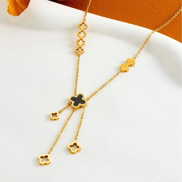 Four leaf tassel color guaranteed necklace 126