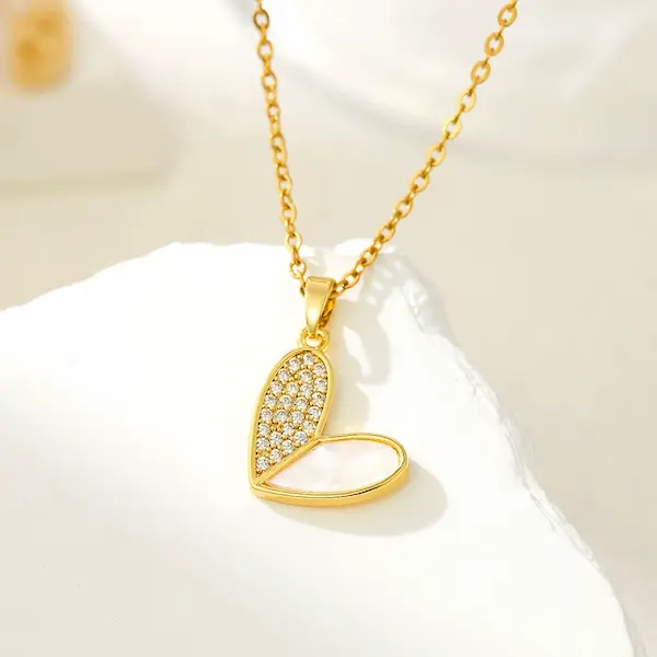 Diamond encrusted zircon heart color guaranteed necklace | Pendant material ALLOY 82