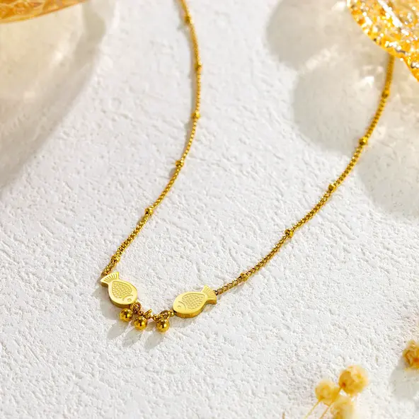 Small fish beaded color guaranteed necklace 142